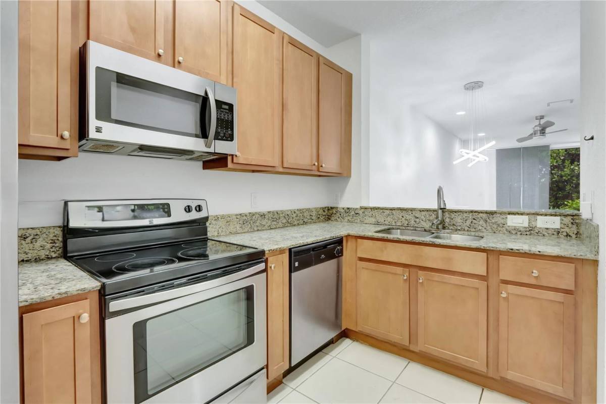 Townhouse for rent at 8915 SW 18th St, Hollywood, FL 33025