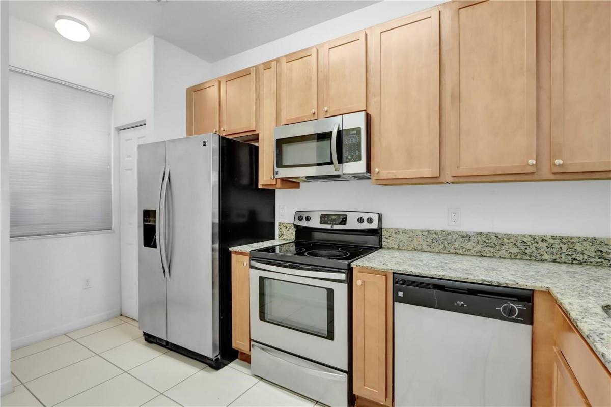Townhouse for rent at 8915 SW 18th St, Hollywood, FL 33025