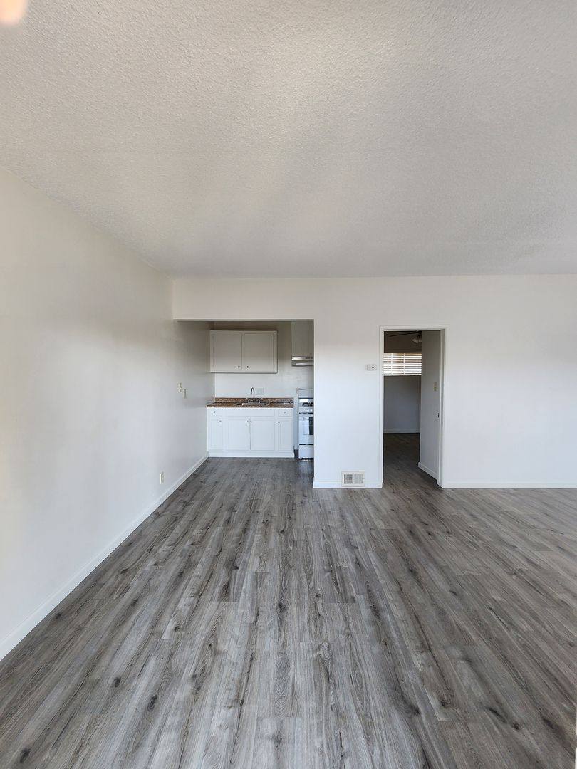 Apartment for rent at 417 N Bush St, Anaheim, CA 92805