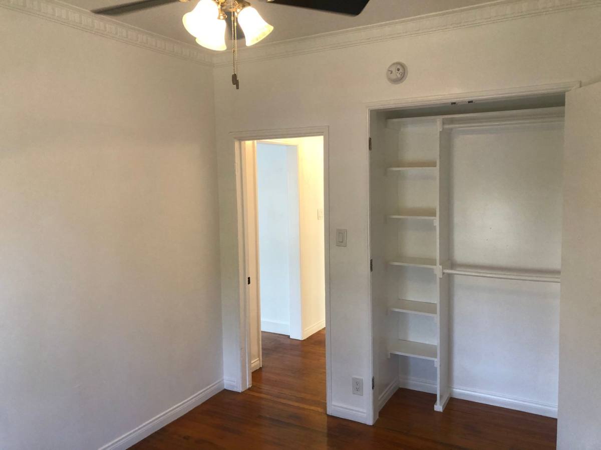 Apartment for rent at 1029 S Westmoreland Ave, Los Angeles, CA 90006