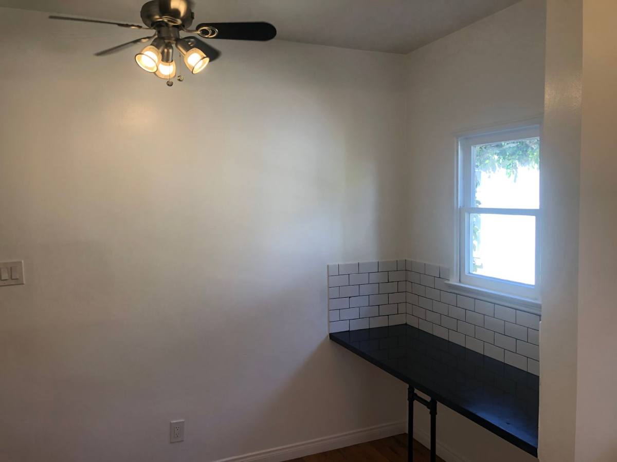 Apartment for rent at 1029 S Westmoreland Ave, Los Angeles, CA 90006