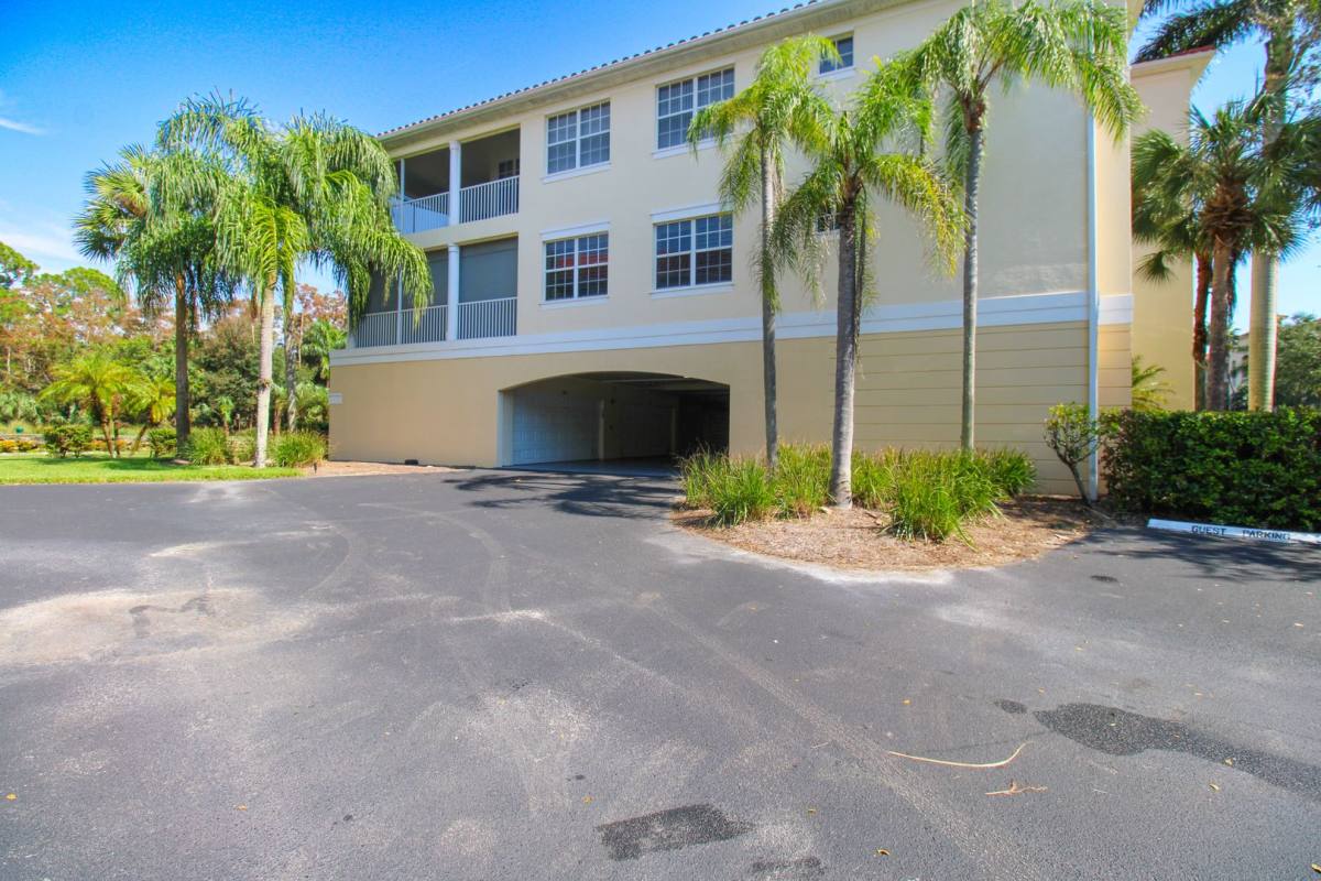Apartment for rent at 4853 Hampshire Court, Naples, FL 34112