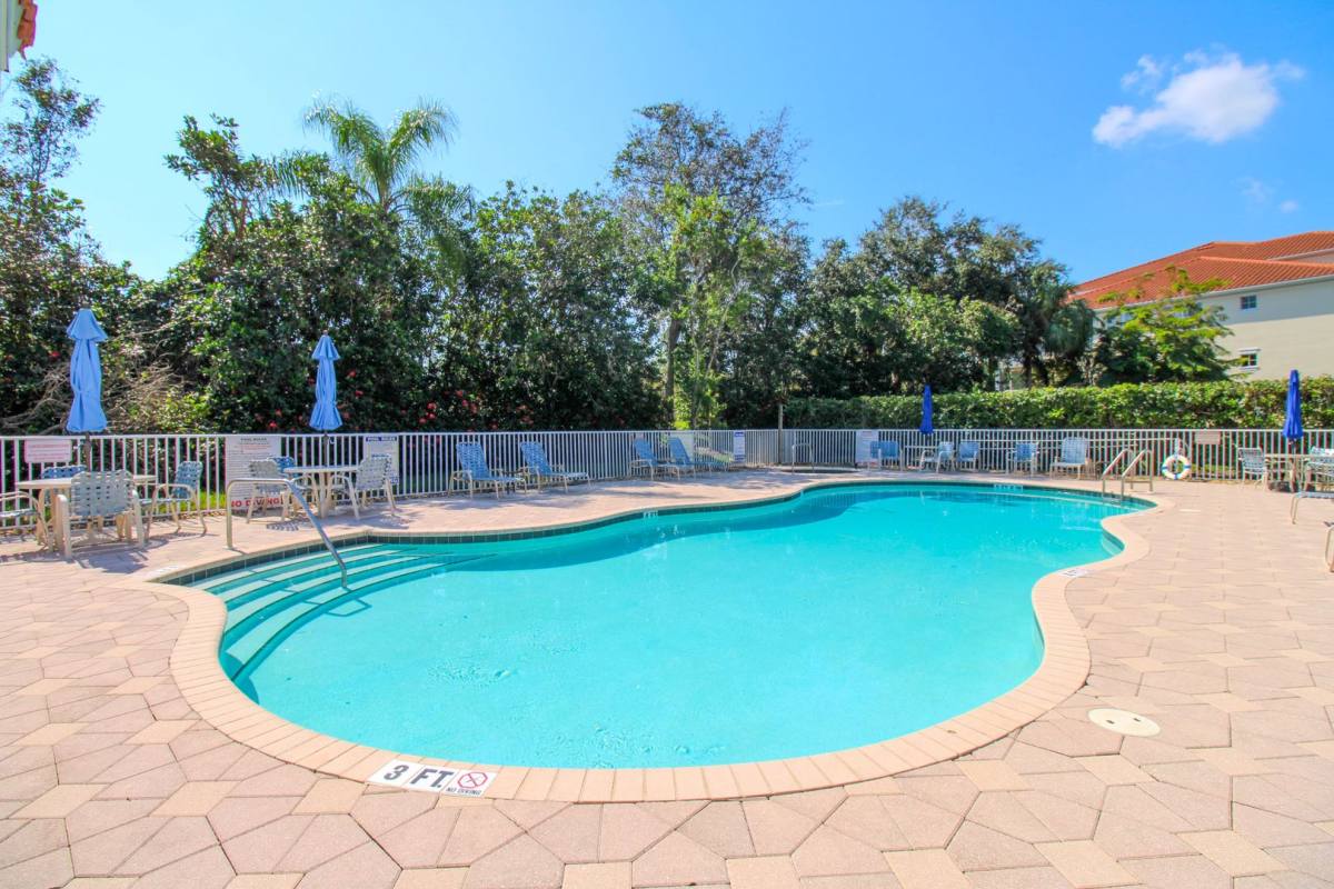 Apartment for rent at 4853 Hampshire Court, Naples, FL 34112