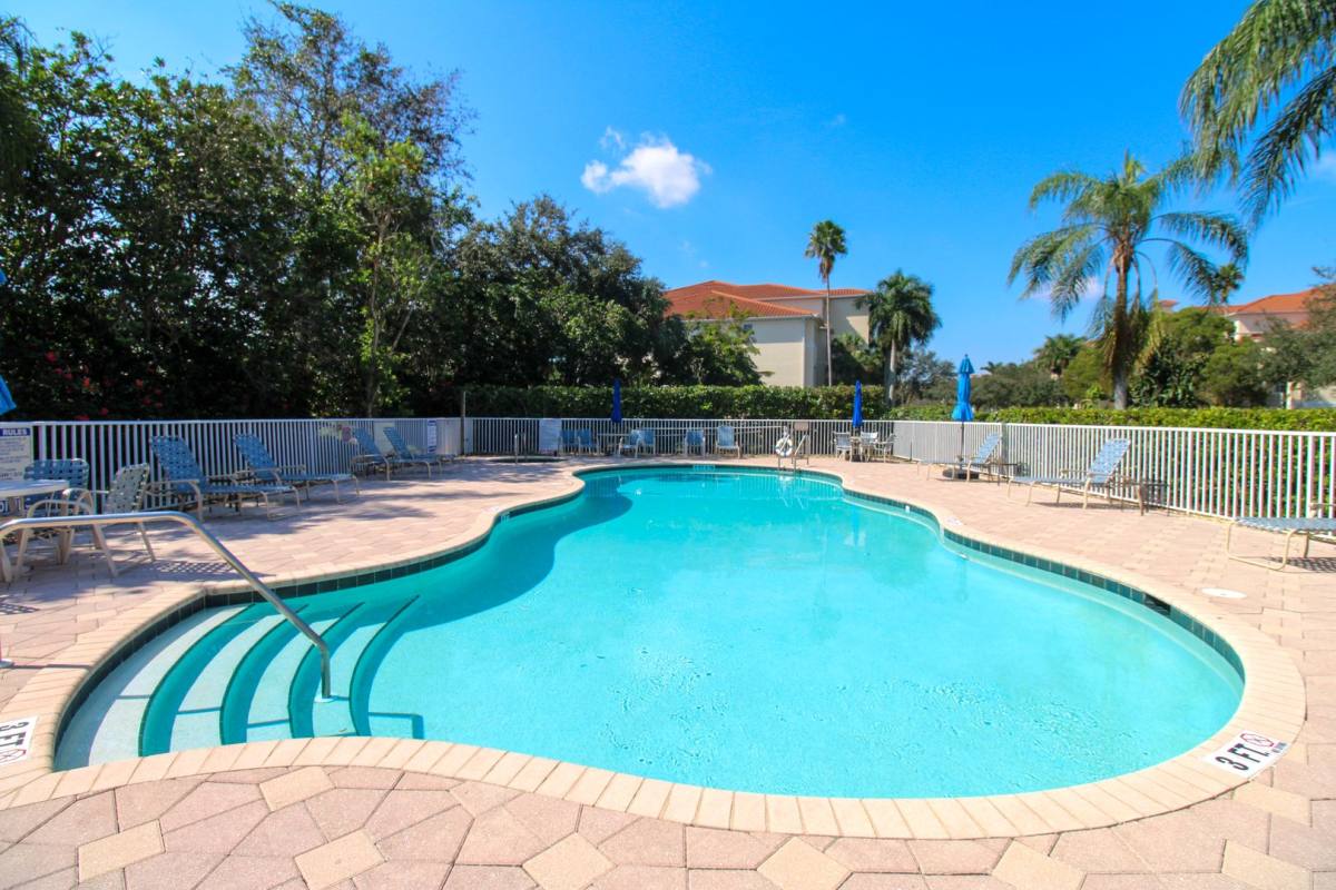 Apartment for rent at 4853 Hampshire Court, Naples, FL 34112