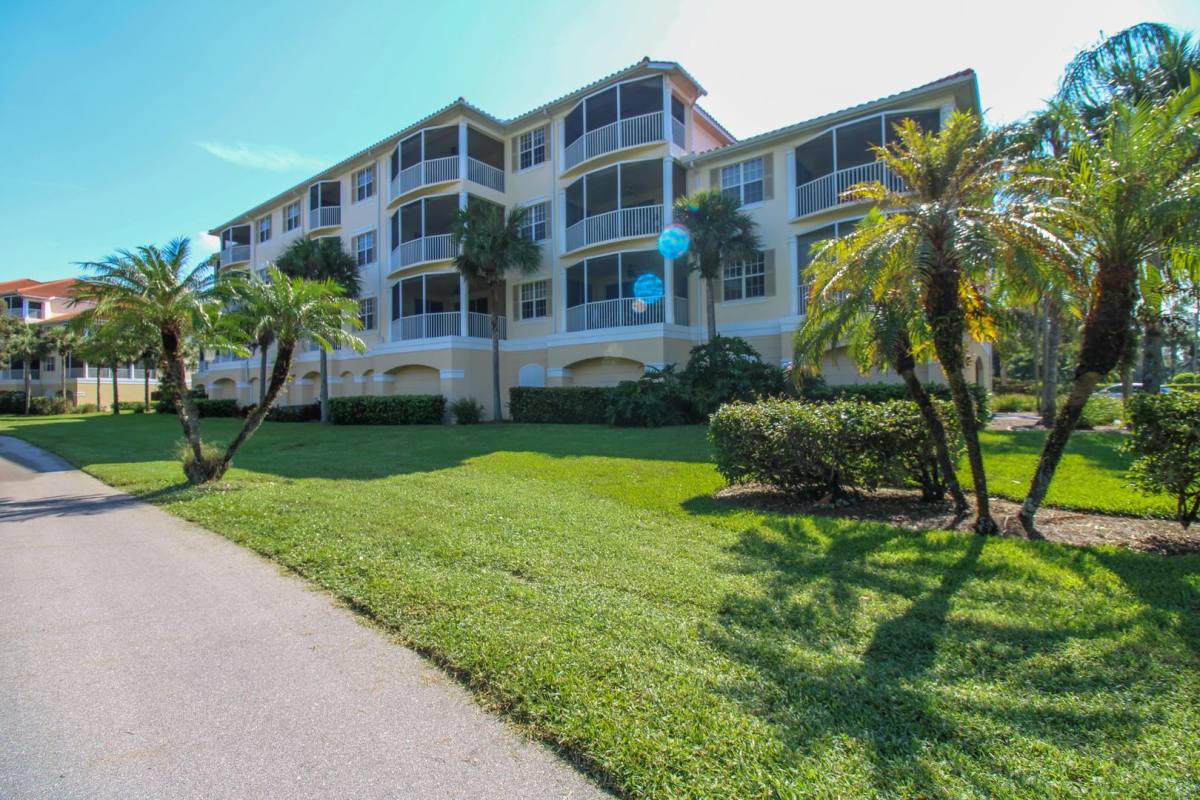 Apartment for rent at 4853 Hampshire Court, Naples, FL 34112