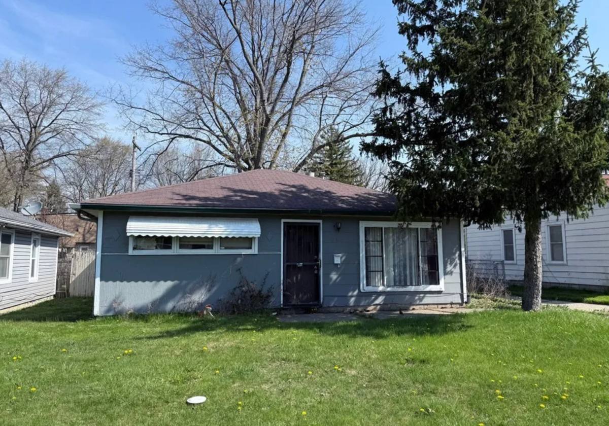 House for rent at 12510 Summerland Ave, Cleveland, OH 44111