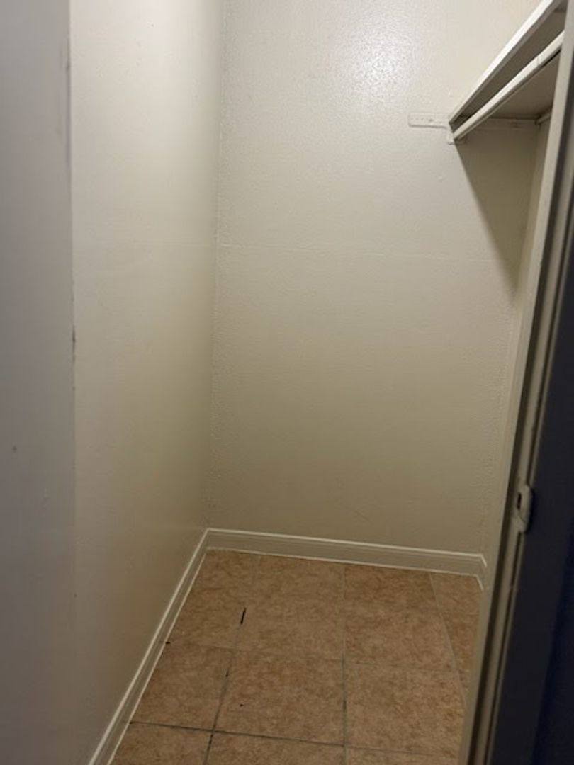 Apartment for rent at 5500 Antoine Dr, Houston, TX 77091