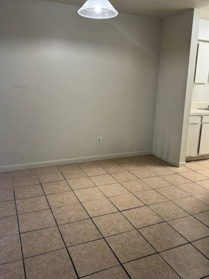 Apartment for rent at 5500 Antoine Dr, Houston, TX 77091