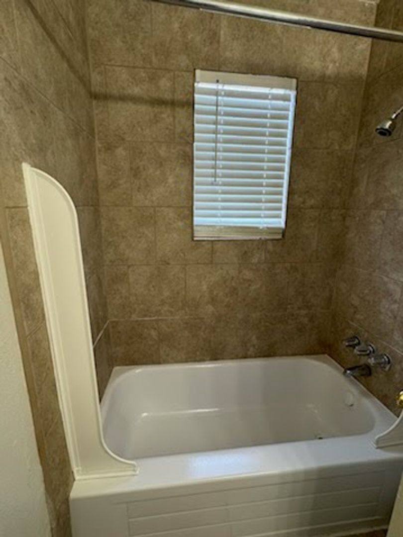 Apartment for rent at 5500 Antoine Dr, Houston, TX 77091