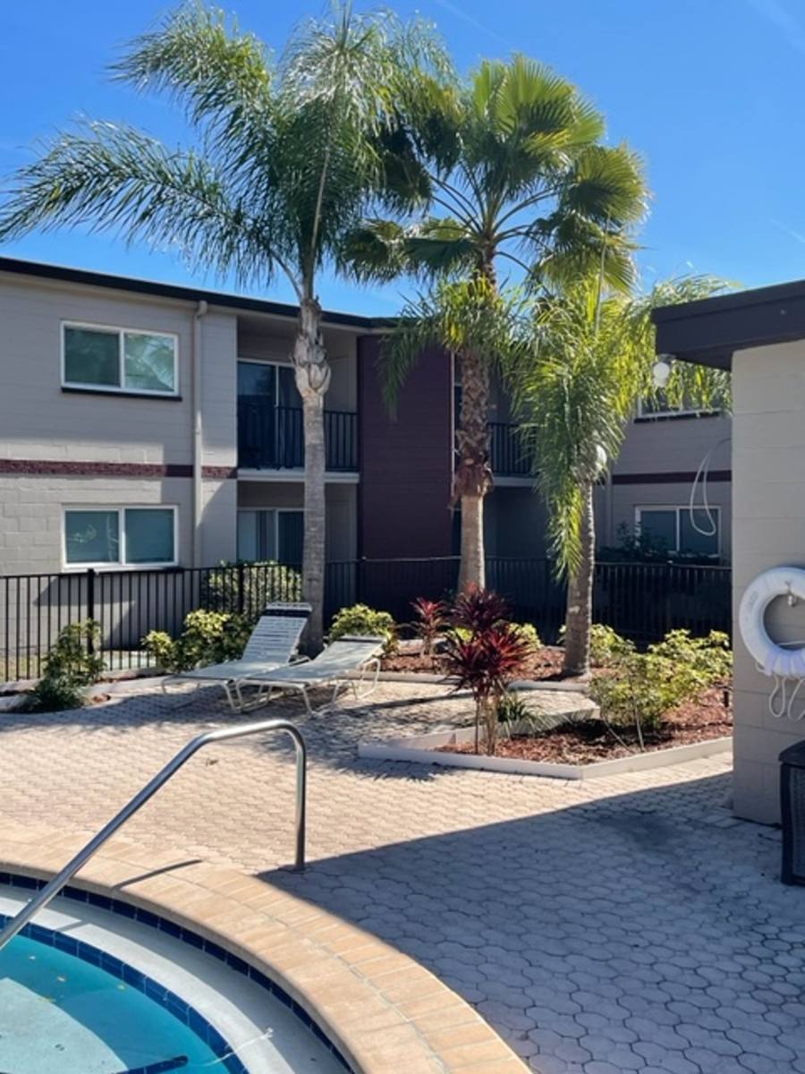 Apartment for rent at 14610 N 42nd St, Tampa, FL 33613