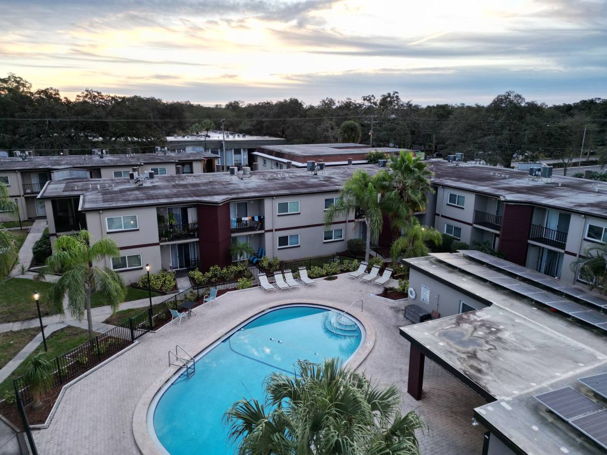 Apartment for rent at 14610 N 42nd St, Tampa, FL 33613