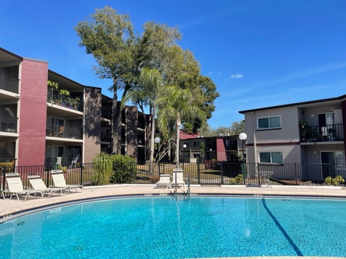 Apartment for rent at 14610 N 42nd St, Tampa, FL 33613