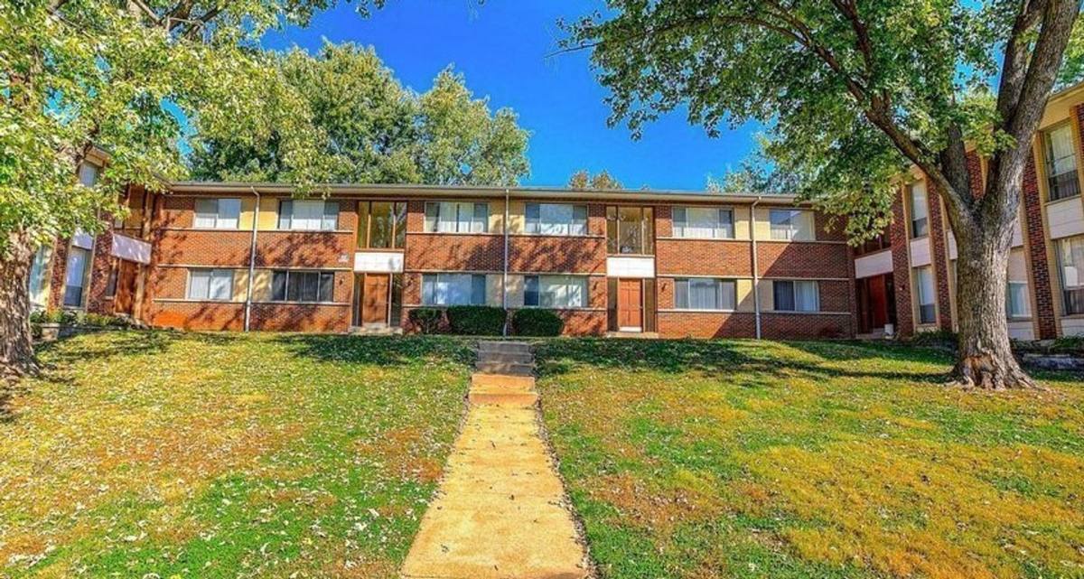 Apartment for rent at 167 Reeb Lane, Florissant, MO 63031