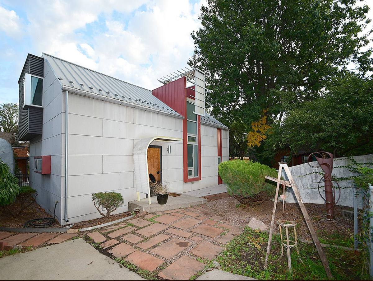 House for rent at 1018 S 36th, Omaha, NE 68105
