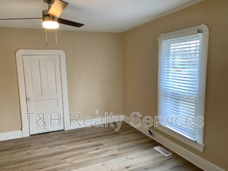 House for rent at 6155 Broadway St, Indianapolis, IN 46220