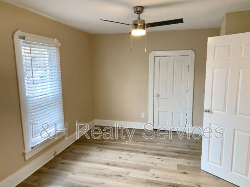 House for rent at 6155 Broadway St, Indianapolis, IN 46220