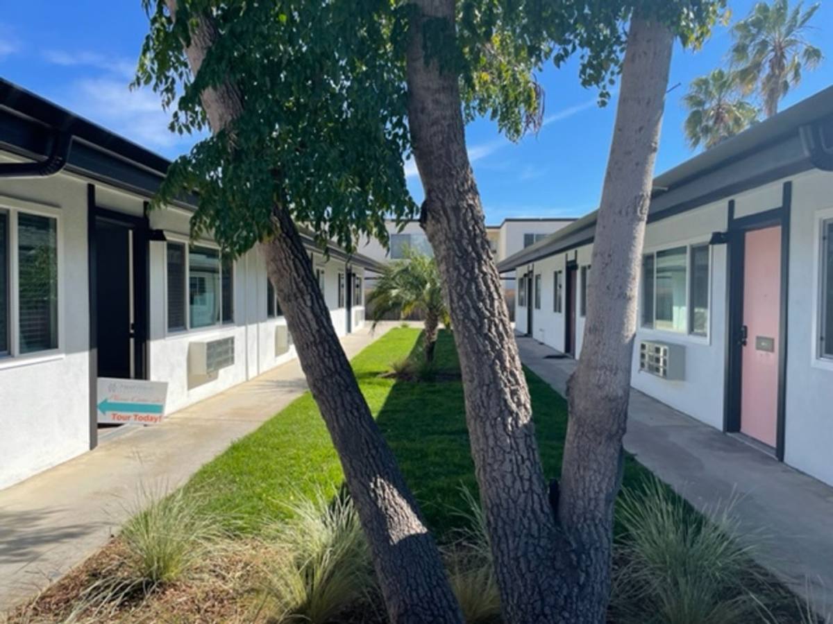 Apartment for rent at 945-983 Pine Ave, Carlsbad, CA 92008