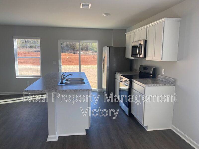 Townhouse for rent at 122 Marina Dr, Lincoln, AL 35096