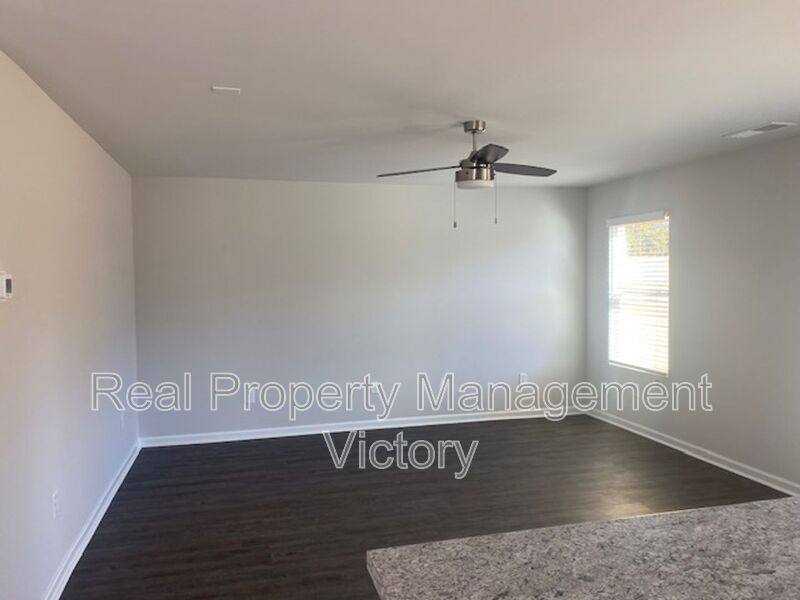 Townhouse for rent at 122 Marina Dr, Lincoln, AL 35096