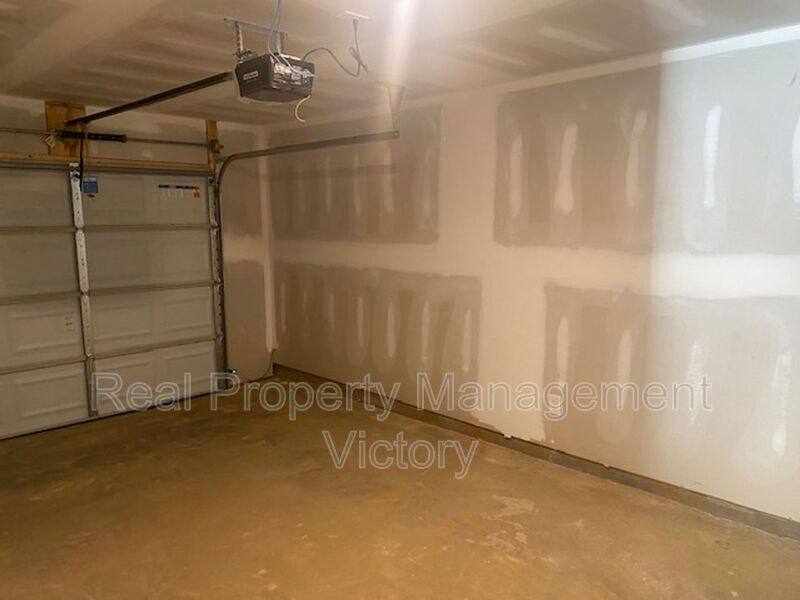 Townhouse for rent at 122 Marina Dr, Lincoln, AL 35096
