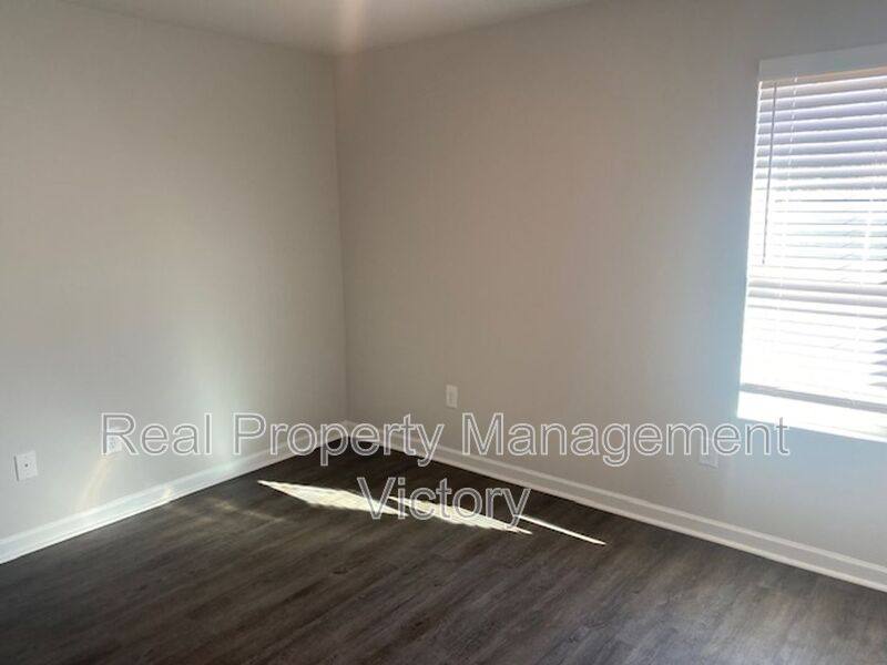 Townhouse for rent at 122 Marina Dr, Lincoln, AL 35096