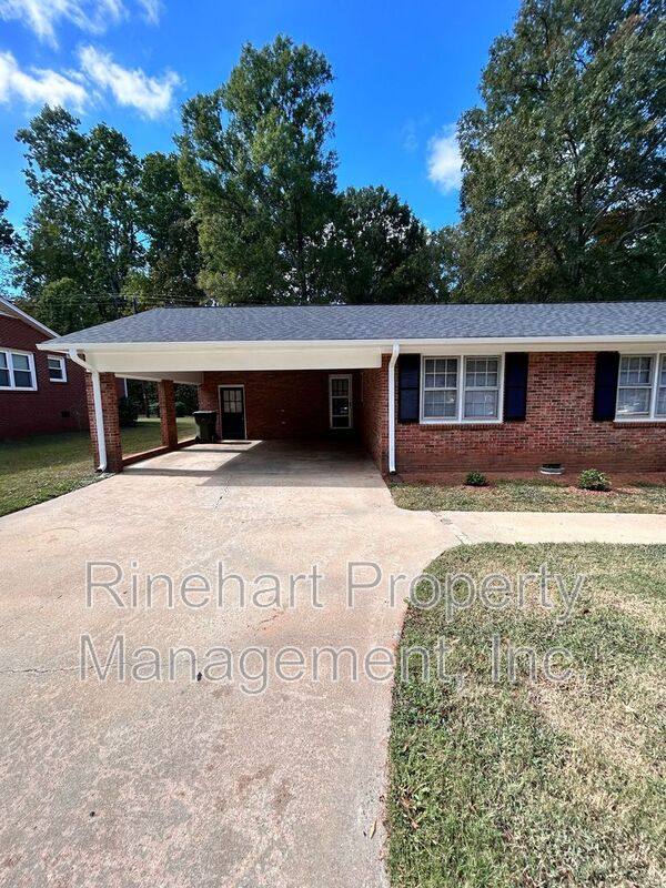 House for rent at 699 University Dr, Rock Hill, SC 29730