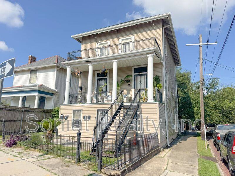 Apartment for rent at 1621 Crete St #1, New Orleans, LA 70119