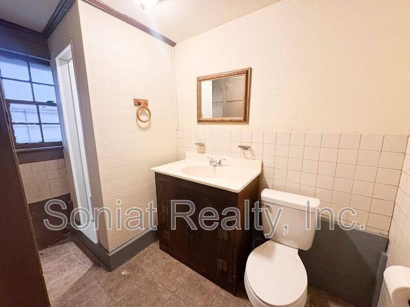 Apartment for rent at 1621 Crete St #1, New Orleans, LA 70119