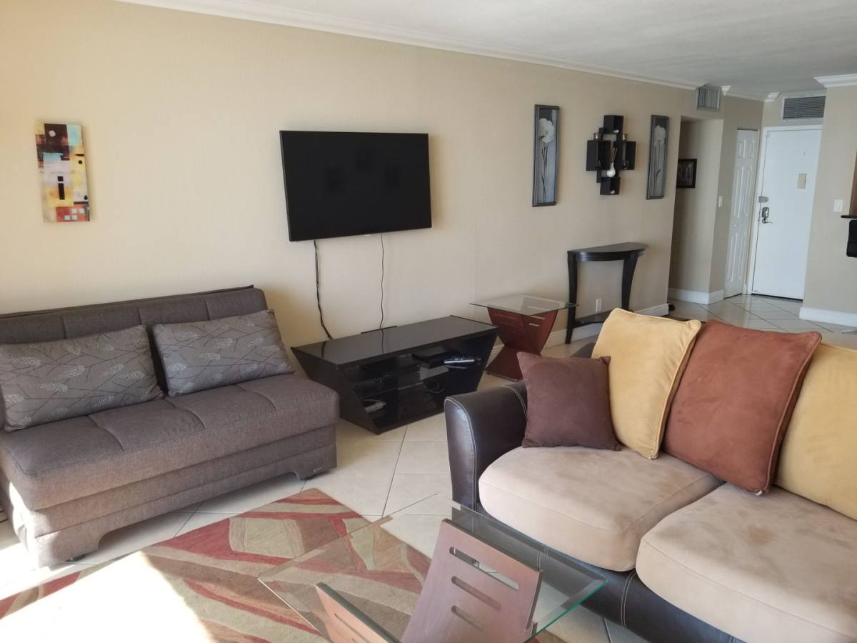 Condo for rent at 2101 S Ocean Dr, Hollywood, FL 33019