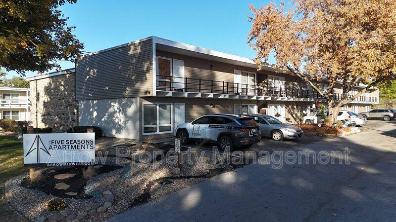 Apartment for rent at 1414 Oakland Rd #NE-10, Cedar Rapids, IA 52402