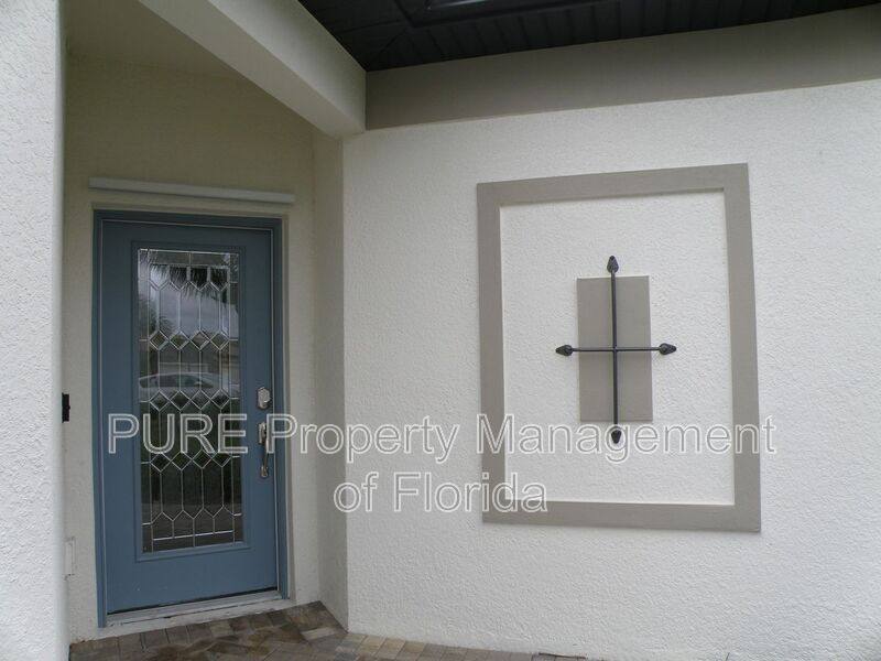 House for rent at 9176 Glenforest Dr, Naples, FL 34120