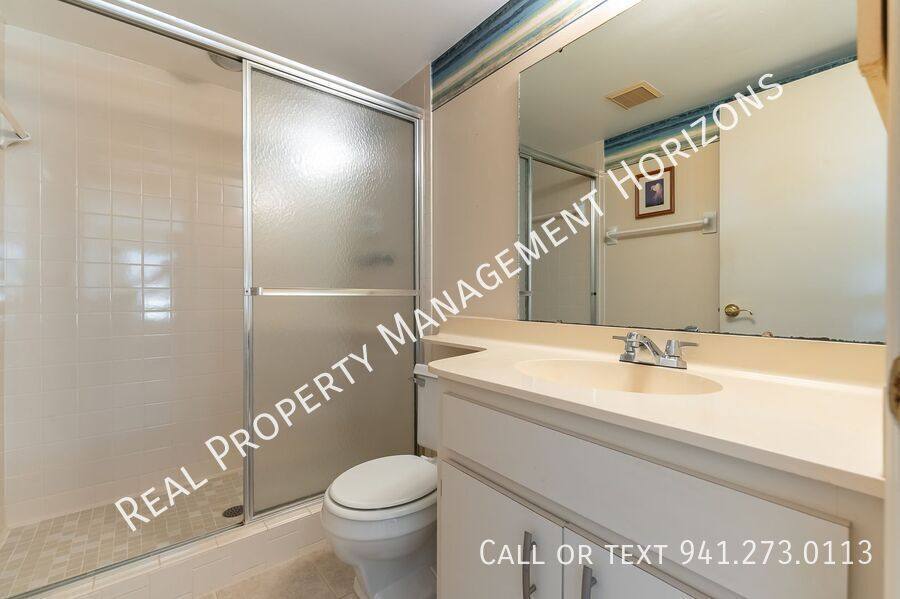 Apartment for rent at 4813 Independence Dr, Bradenton, FL 34210