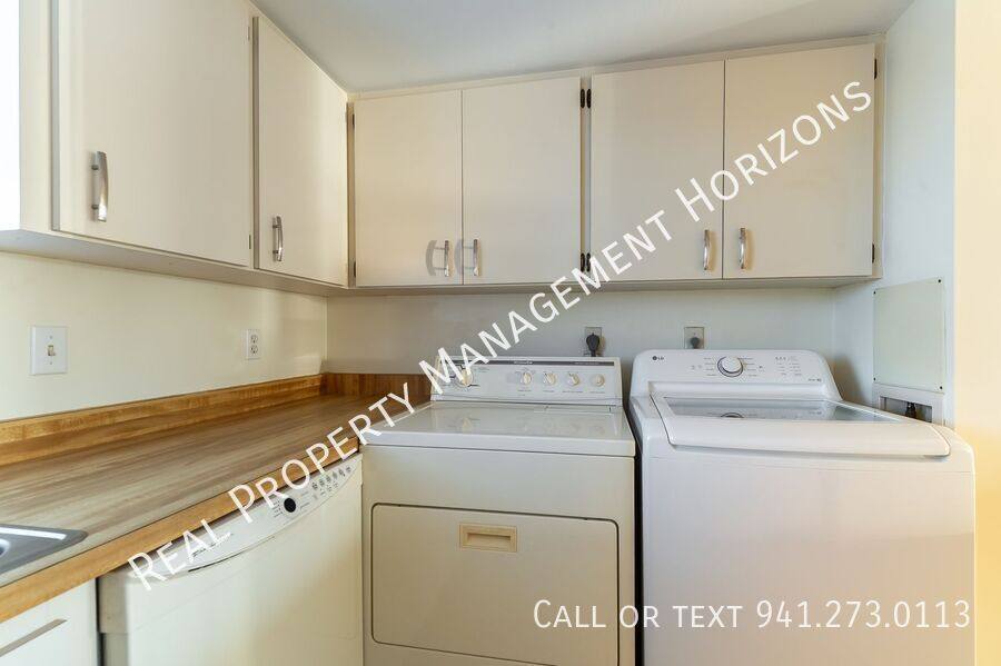 Apartment for rent at 4813 Independence Dr, Bradenton, FL 34210