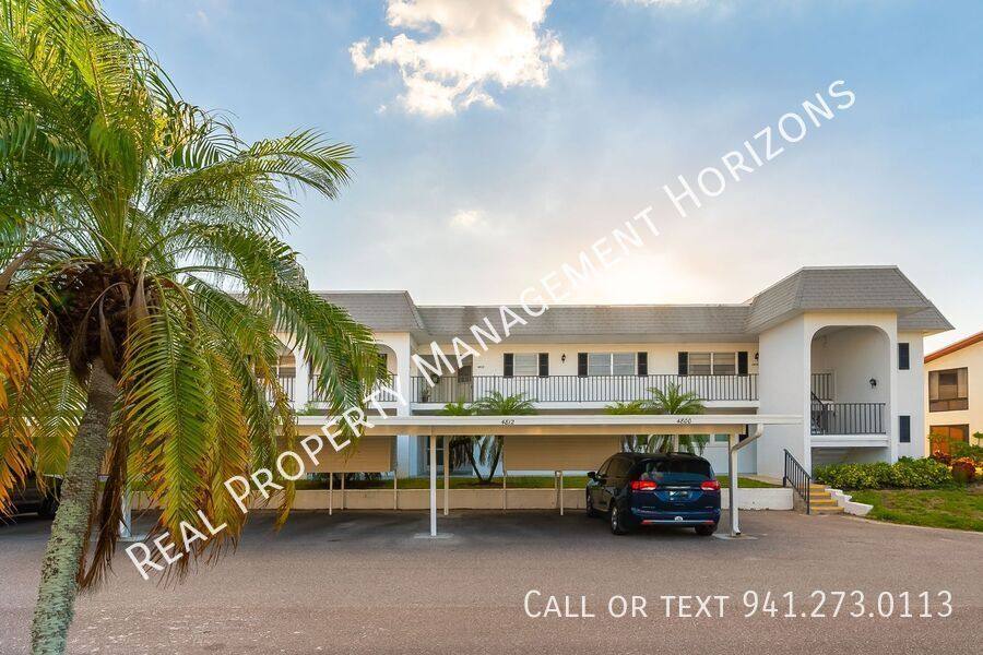 Apartment for rent at 4813 Independence Dr, Bradenton, FL 34210