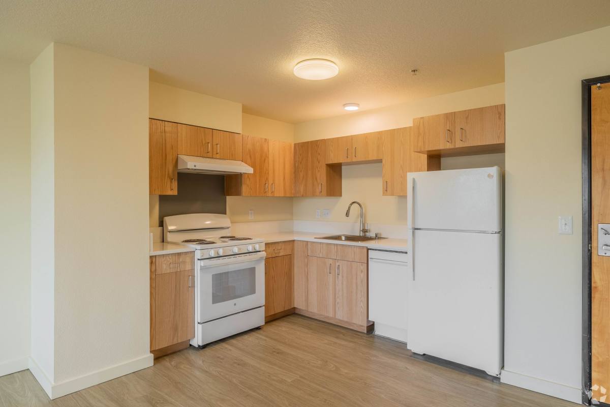 Apartment for rent at 555 W 8th St, Vancouver, WA 98660