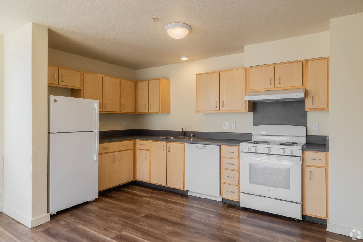 Apartment for rent at 555 W 8th St, Vancouver, WA 98660