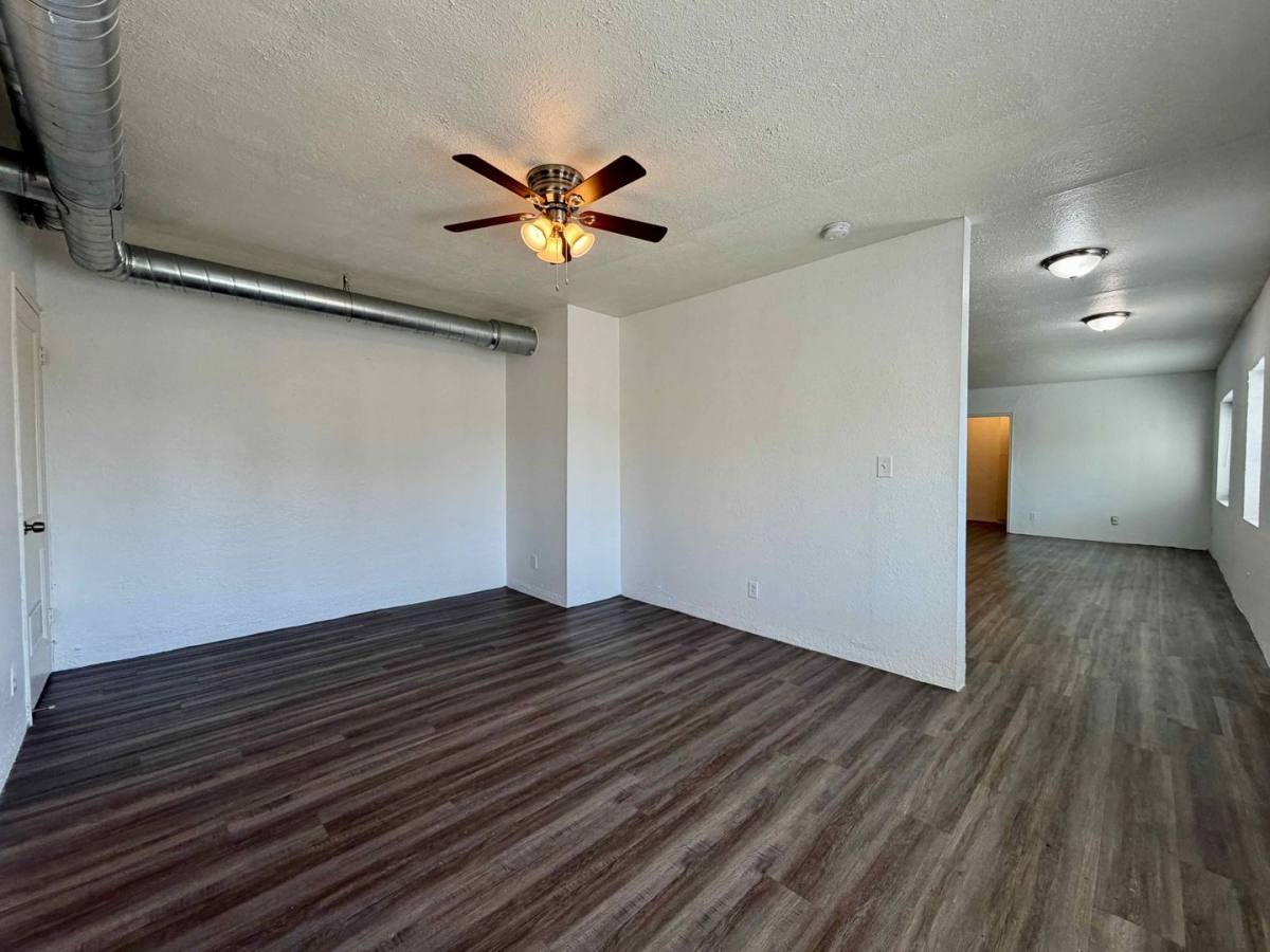 Apartment for rent at 625-629 E Armour Blvd, Kansas City, MO 64109