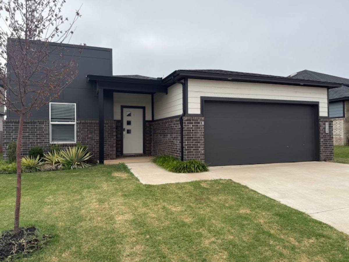 House for rent at 8100 NW 151st Circle, Edmond, OK 73013