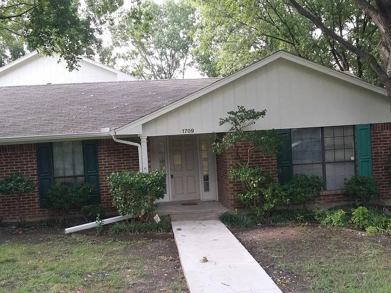 House for rent at 1709 Woodlawn Parkway, Mesquite, TX 75149