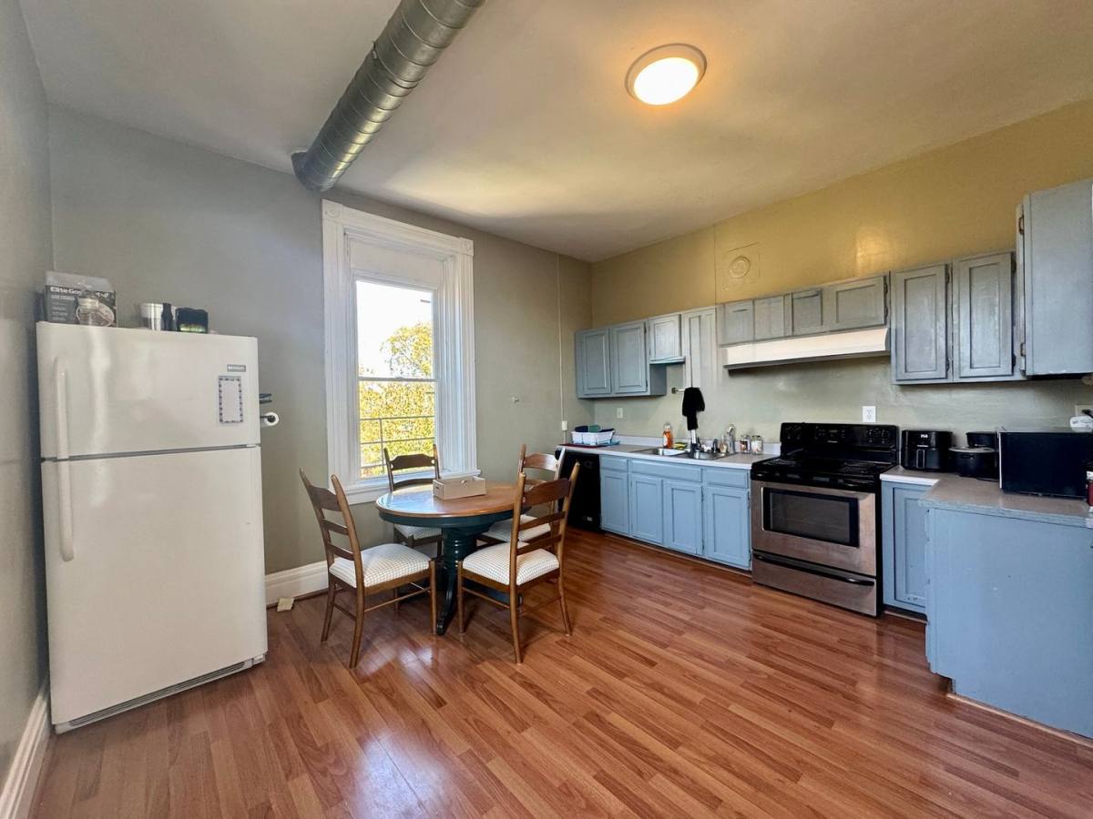 Apartment for rent at 312 Ludlow Ave, Cincinnati, OH 45220