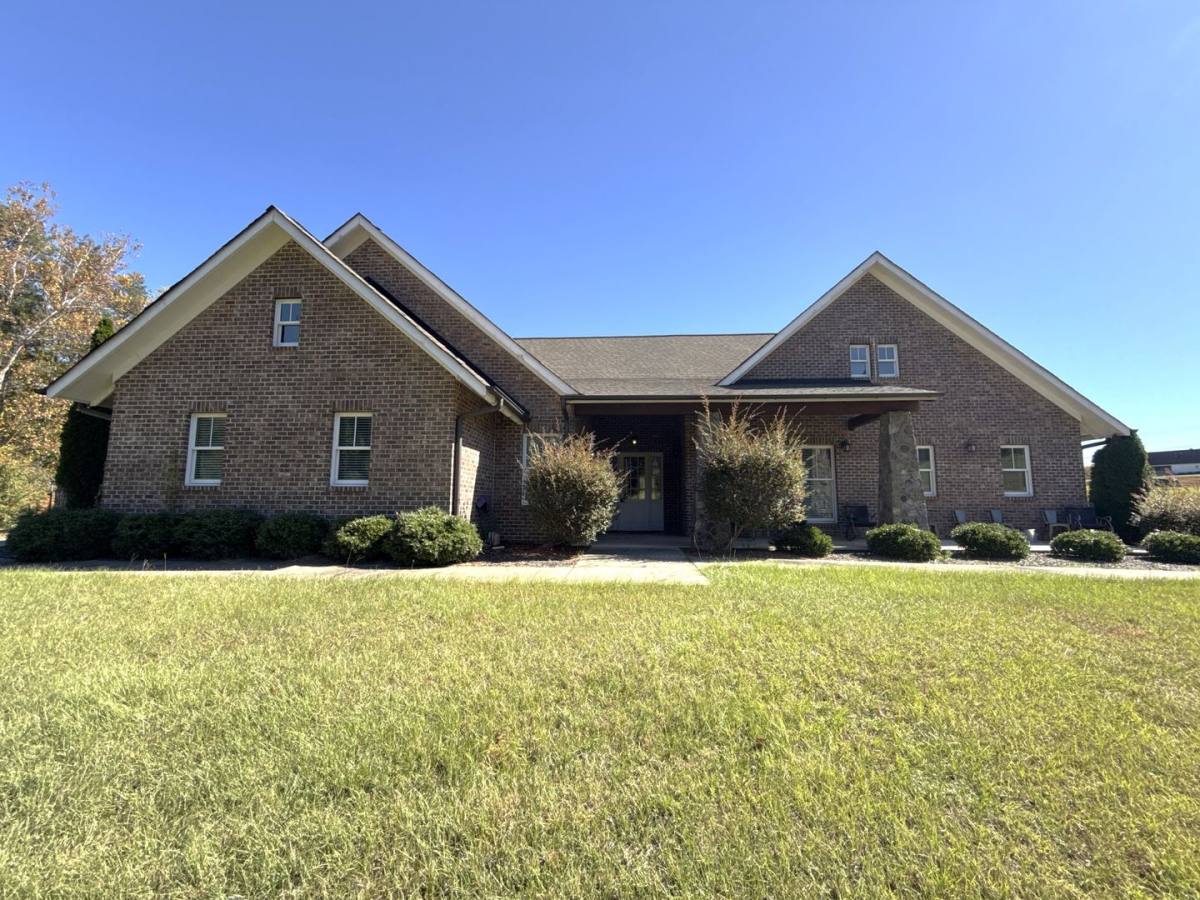 House for rent at 14019 Thompson Rd, Charlotte, NC 28227