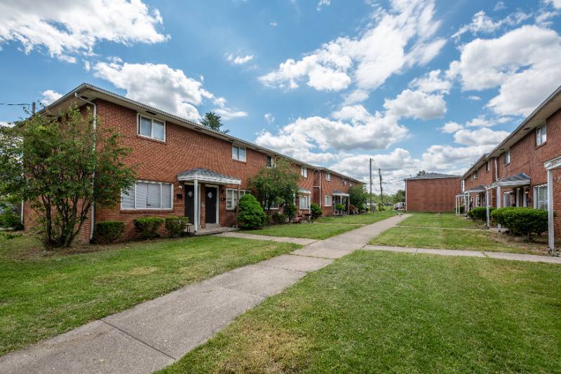 Townhouse for rent at 800 Harrisburg Pike, Columbus, OH 43220