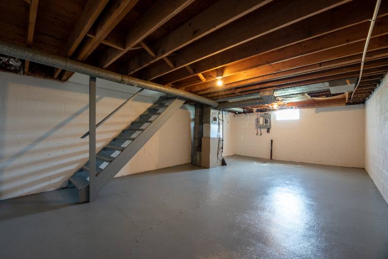 Townhouse for rent at 800 Harrisburg Pike, Columbus, OH 43220