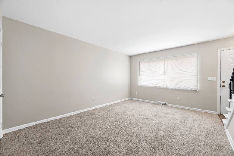 Townhouse for rent at 800 Harrisburg Pike, Columbus, OH 43220