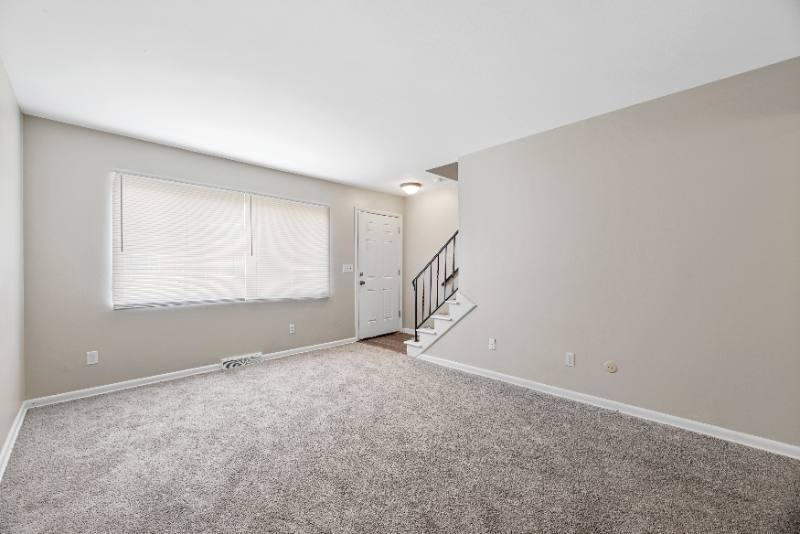 Townhouse for rent at 800 Harrisburg Pike, Columbus, OH 43220
