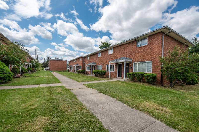 Townhouse for rent at 800 Harrisburg Pike, Columbus, OH 43220