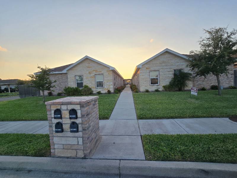 Apartment for rent at 1721 Harrison St, Weslaco, TX 78599