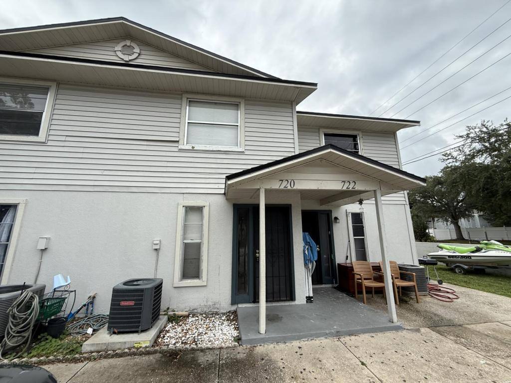 Townhouse for rent at 720 W Columbia Ave, Floor, Kissimmee, FL 34741