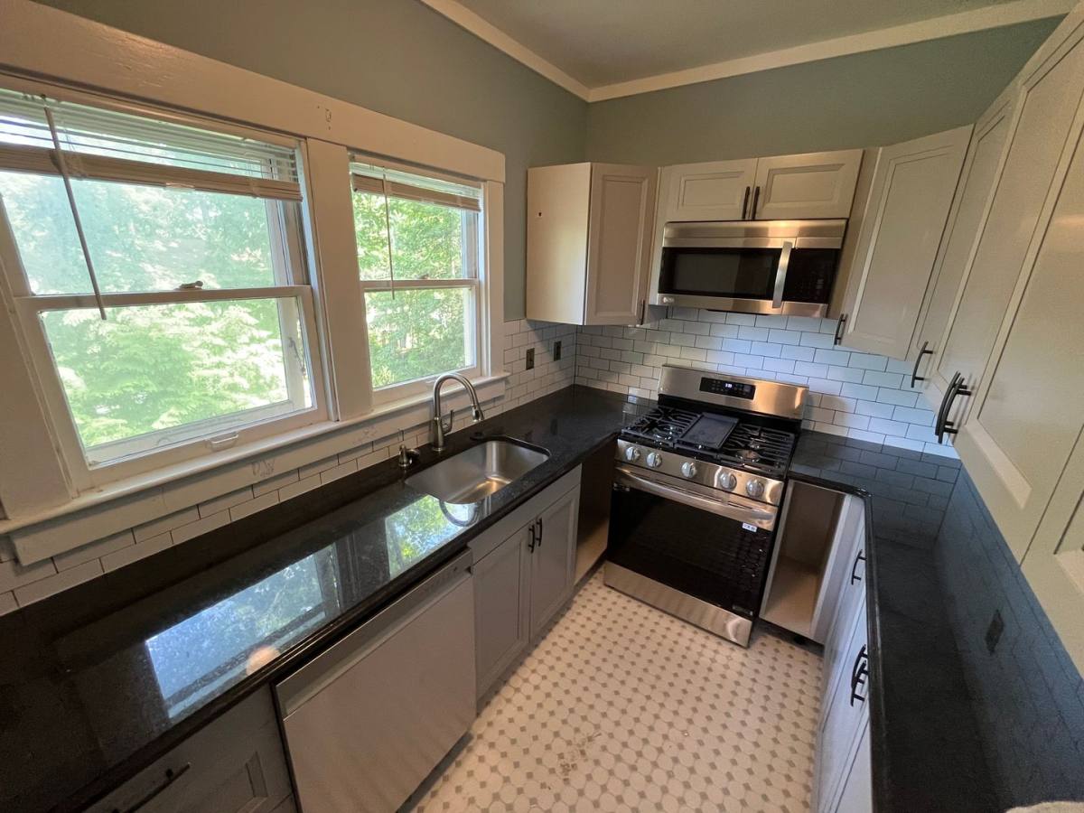 Apartment for rent at 921 W Huron, Ann Arbor, MI 48103