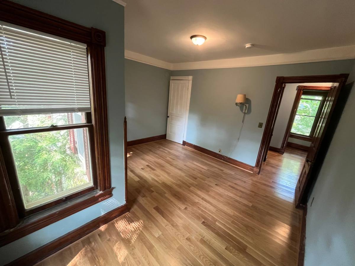 Apartment for rent at 921 W Huron, Ann Arbor, MI 48103